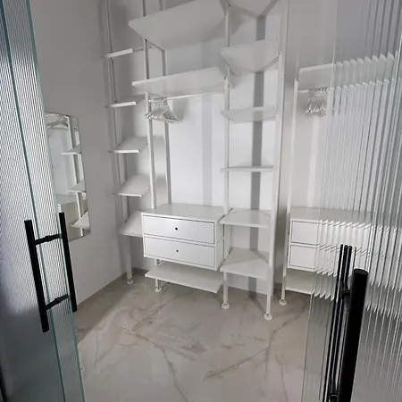 Romeoloft Apartment